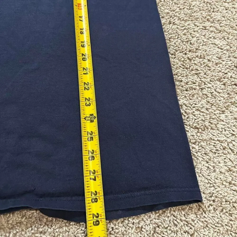 Nike Men's Navy and Blue T-shirt